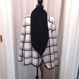 Oversized Open Front Black/White Plaid Wrap Jacket - sz Large